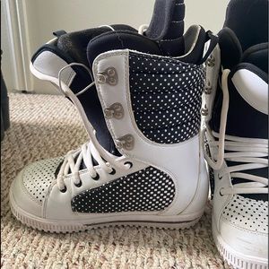 Womens Burton snowboarding boots